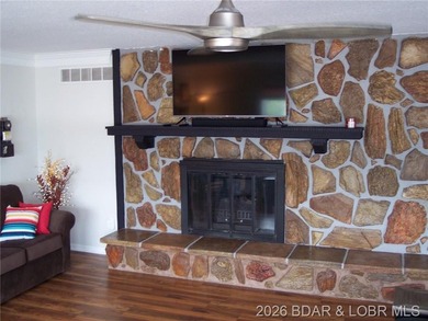 NEW PRICE- Seller has found their new forever home so new buyer - photo 31