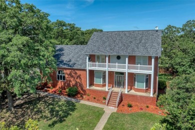 Lake Home For Sale in Pottsboro, Texas