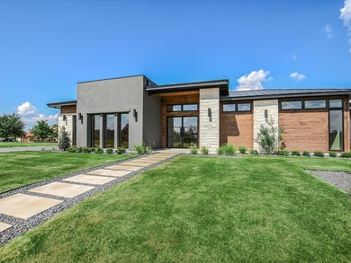 Set within the gates of Applehead Island, 105 Island Ct