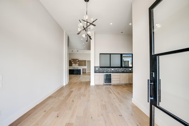 Set within the gates of Applehead Island, 105 Island Ct