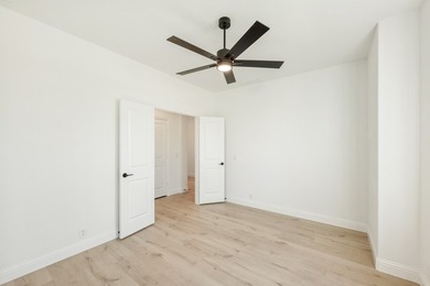 NEW! NEVER LIVED IN. Ready NOW. The Violet IV by Bloomfield - photo 8