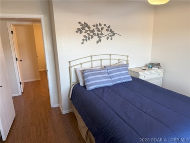 This is a really nice highly desired WALK IN unit with LVP - photo 15