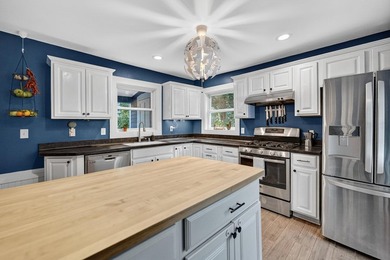 Perfect house in a prime location!! Welcome home to this - photo 22