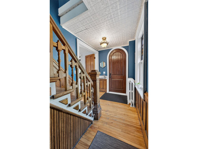 Perfect house in a prime location!! Welcome home to this - photo 25