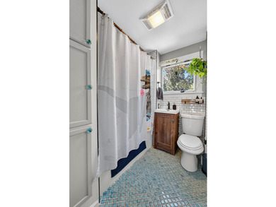 Perfect house in a prime location!! Welcome home to this - photo 28