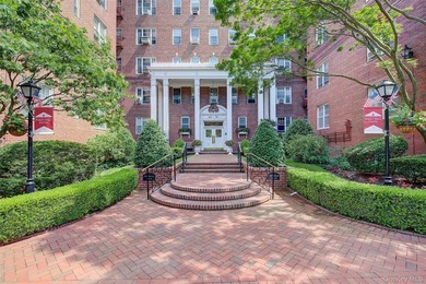WELCOME TO FOREST HILLS SOUTH, high first floor, sunny & - photo 1