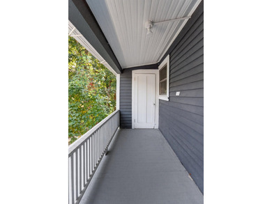 Perfect house in a prime location!! Welcome home to this - photo 36