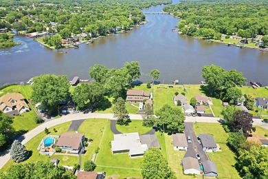 Most homes on this stretch of McHenry look out at the Fox River - photo 39