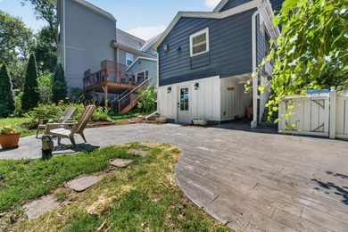 Perfect house in a prime location!! Welcome home to this - photo 39