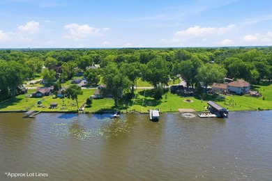 Most homes on this stretch of McHenry look out at the Fox River - photo 41