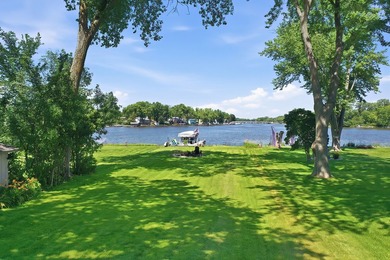 Most homes on this stretch of McHenry look out at the Fox River - photo 43