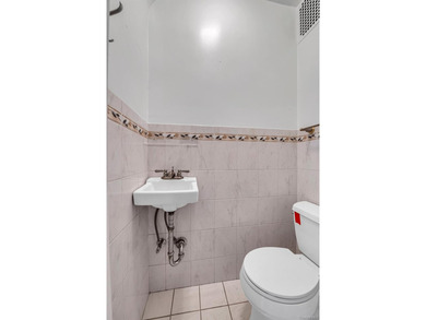 Welcome to this beautifully maintained and exceptionally bright - photo 14