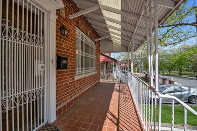 Welcome to this beautifully maintained and exceptionally bright - photo 16