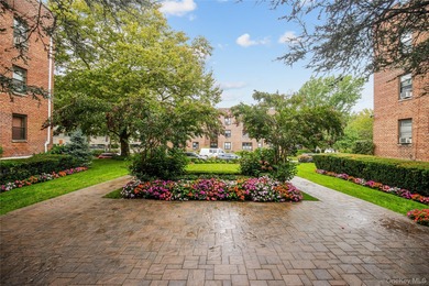 Elegant Studio Living at Canterbury Gardens, Located in the - photo 19