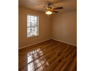 4/2/1 Roomy home! 2 bedrooms downstairs with a shared bath and 2 - photo 8