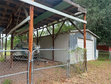 Charming home in Sandia just minutes from the lake! This - photo 4