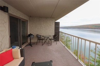 Lakefront resort living with maintenance freedom and low taxes - photo 1