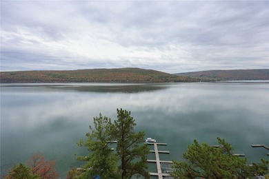 Lakefront resort living with maintenance freedom and low taxes - photo 4