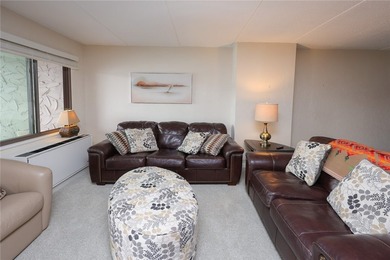 Lakefront resort living with maintenance freedom and low taxes - photo 6