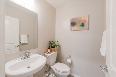 Welcome to Coastal Walk, one of Huntington Beach's newer - photo 12