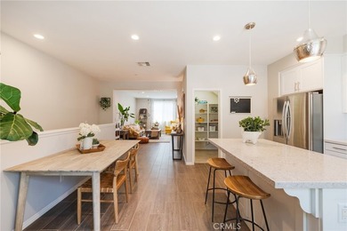 Welcome to Coastal Walk, one of Huntington Beach's newer - photo 16