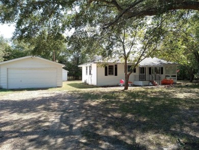 Lake Home Sale Pending in Bonham, Texas