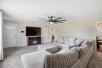 Welcome to this well-maintained 3-bedroom, 1.5-bath home in - photo 4