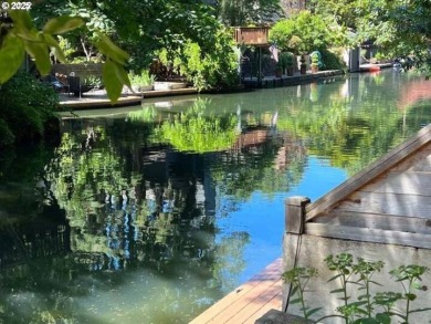 Lake Home For Sale in Lake Oswego, Oregon