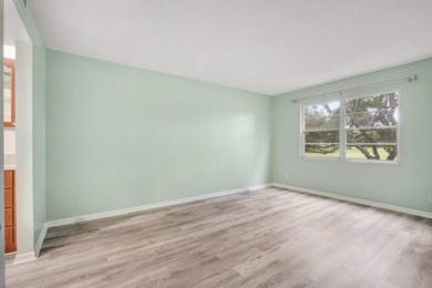 Welcome to this beautiful 2-bedroom, 2-bathroom condominium - photo 12
