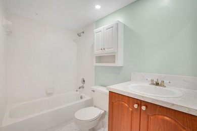 Welcome to this beautiful 2-bedroom, 2-bathroom condominium - photo 14