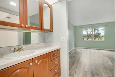 Welcome to this beautiful 2-bedroom, 2-bathroom condominium - photo 17