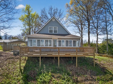 Neely Henry Lake Home For Sale in Hokes Bluff Alabama