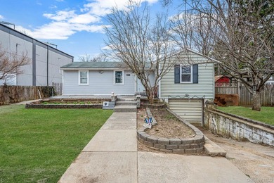 Beautiful ranch home style perfect for enjoying the summer this - photo 2
