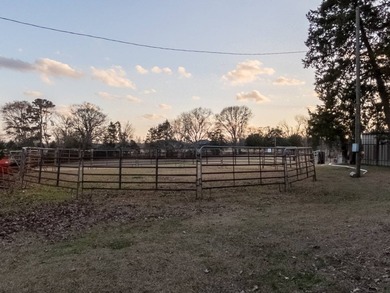 Nestled in the heart of a highly sought-after area in Hinds - photo 15
