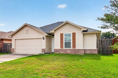 Welcome to 1742 Barlow Trail in Corpus Christi! This - photo 1