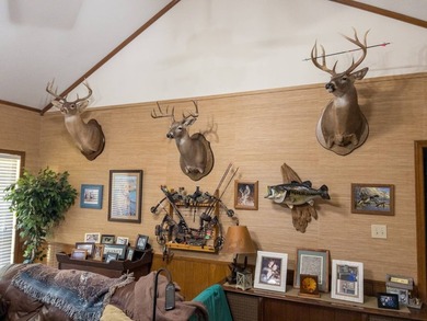 Nestled in the heart of a highly sought-after area in Hinds - photo 32