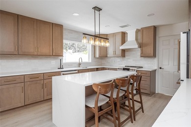 Beautiful South Lakeland Pool home that has been remodeled from - photo 11