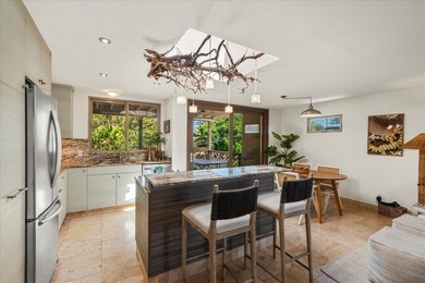 Welcome to 15 Nalu Place, where beachside living meets modern - photo 11