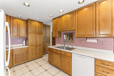 Welcome to this spacious Northwoods waterfront retreat on - photo 12