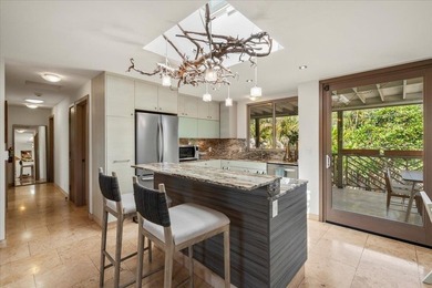Welcome to 15 Nalu Place, where beachside living meets modern - photo 13