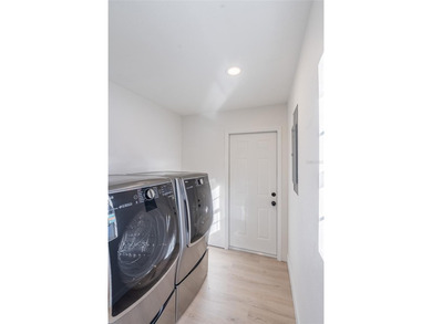Beautiful South Lakeland Pool home that has been remodeled from - photo 14