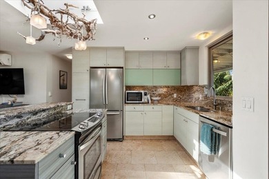 Welcome to 15 Nalu Place, where beachside living meets modern - photo 15