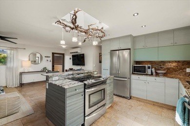 Welcome to 15 Nalu Place, where beachside living meets modern - photo 17