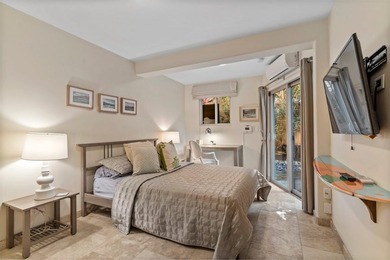 Welcome to 15 Nalu Place, where beachside living meets modern - photo 22