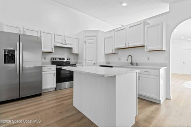 Welcome to your dream home! Remodeled and freshy painted - photo 23