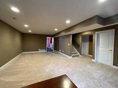 Like a new home on the corner of the lake in the Country Ridge - photo 25
