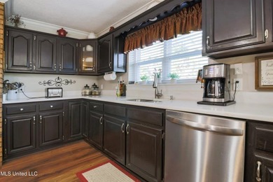 GORGEOUS ONE OF A KIND, CUSTOM Tudor home with plenty of space - photo 42