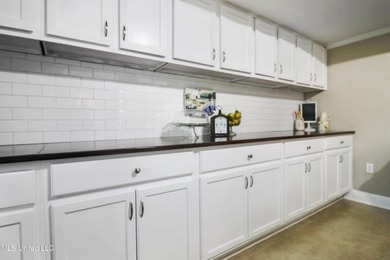 GORGEOUS ONE OF A KIND, CUSTOM Tudor home with plenty of space - photo 49