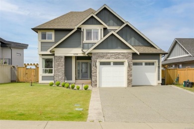 Lake Home For Sale in Duncan, 