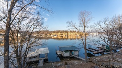 Beautifully updated 3 bed, 2 bath lakefront home at the 3MM in a - photo 11